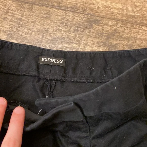 Shorts - Picture 3 of 4